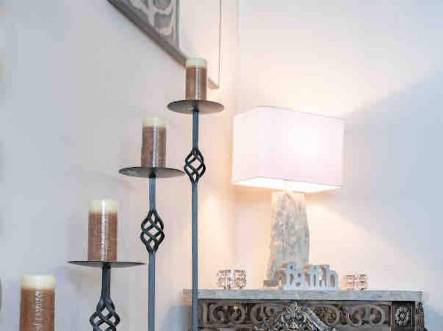 הוילה YYC 2500 Sq House In Springbank Hill Bl 261818 מראה חיצוני תמונה